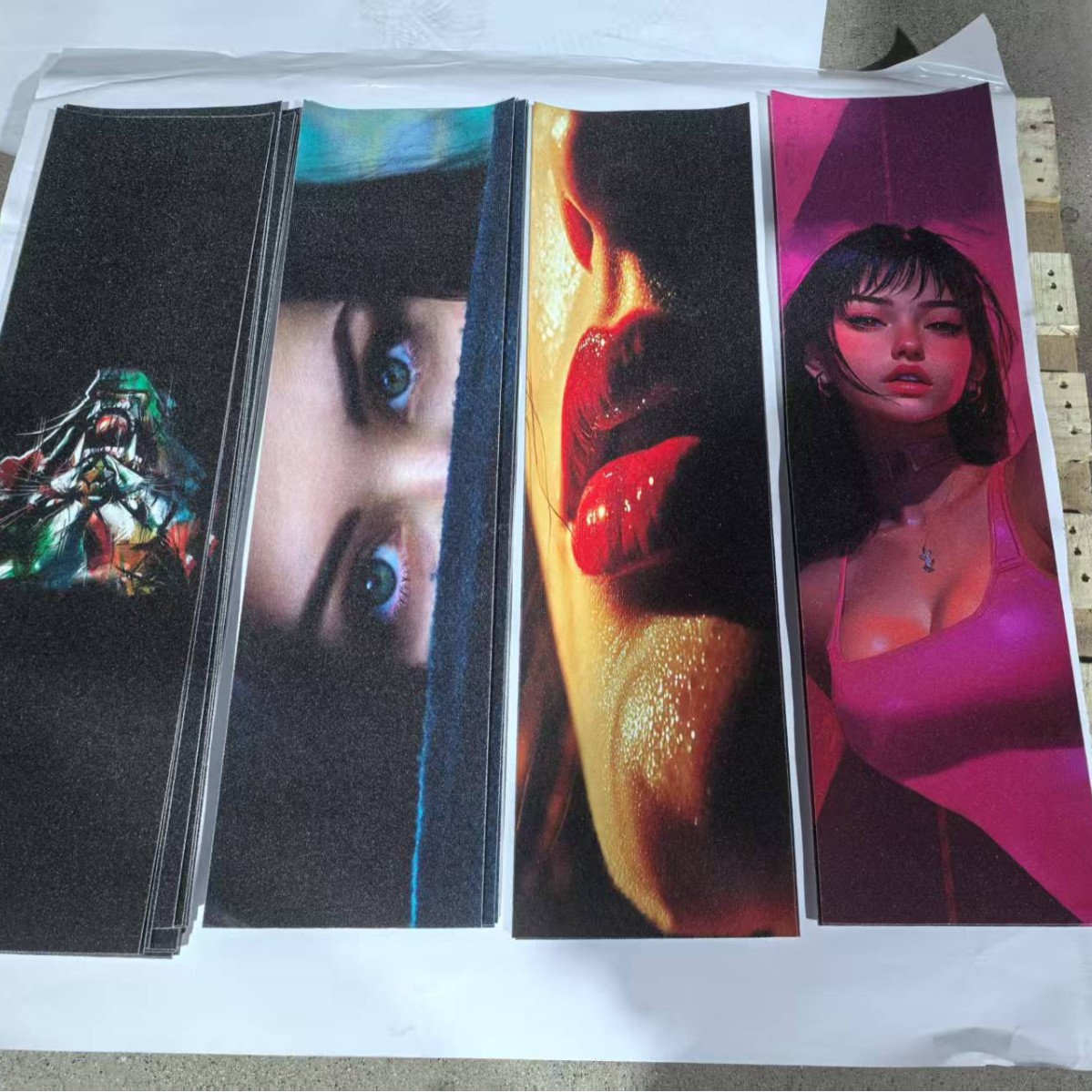 滑板图案磨砂贴9*33in碳纤维滑板车纸贴卡通图案LOGO砂贴防滑砂贴