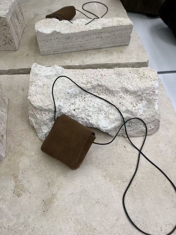 真皮mini小包挂脖时尚老钱风耳机包零钱包口红包小众高级磨砂挂饰|undefined