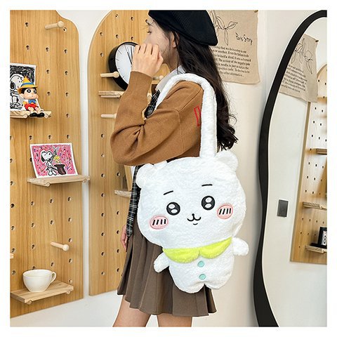 Elegant winter one-shoulder bag with zipper