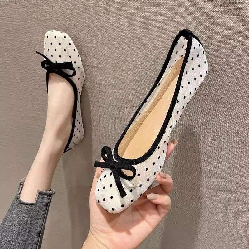 여성용 작업 신발 2025 봄 여름 새로운 다목적 레이스 통기성 메쉬 플랫 신발 중공 요정 부드러운 밑창 슈즈