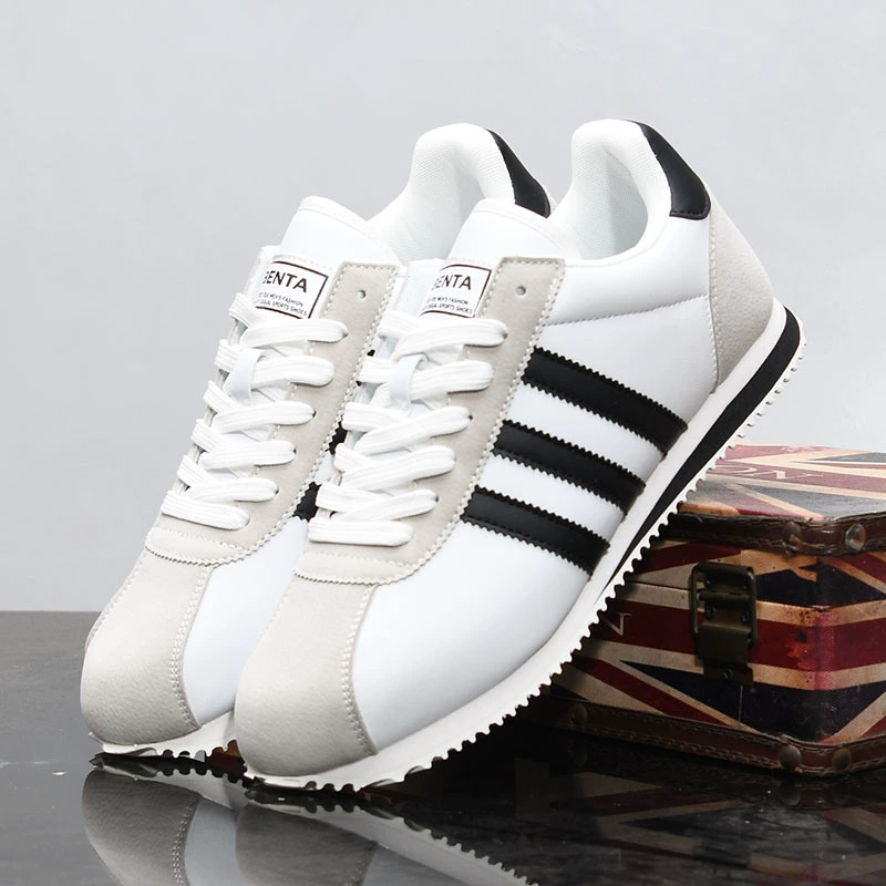 Кожаные дышащие моральные тренировочные туфли, мужская обувь с тремя полосками, легкая спортивная повседневная обувь на мягкой подошве, пара в стиле ретро, ​​обувь Форрест Гамп k052