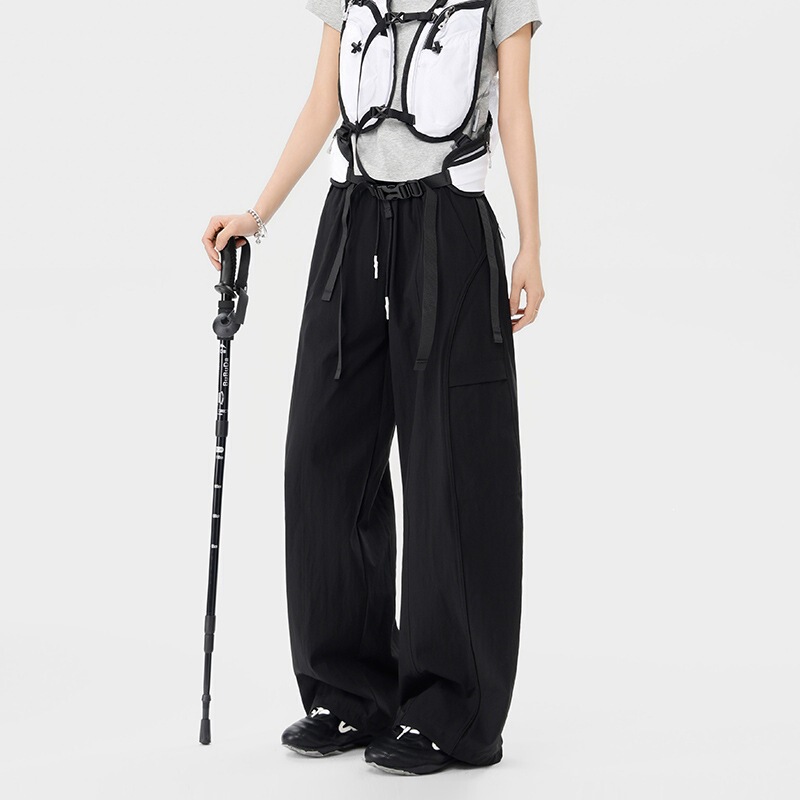 Affordable Alternative to Designer Brands: Men's Pleated Parachute Cargo Pants, New Spring/Autumn Style, Loose Straight-Leg Casual Work Pants Affordable Alternative to Designer Brands: Men's Pleated Parachute Cargo Pants, New Spring/Autumn Style, Loose Straight-Leg Casual Work Pants