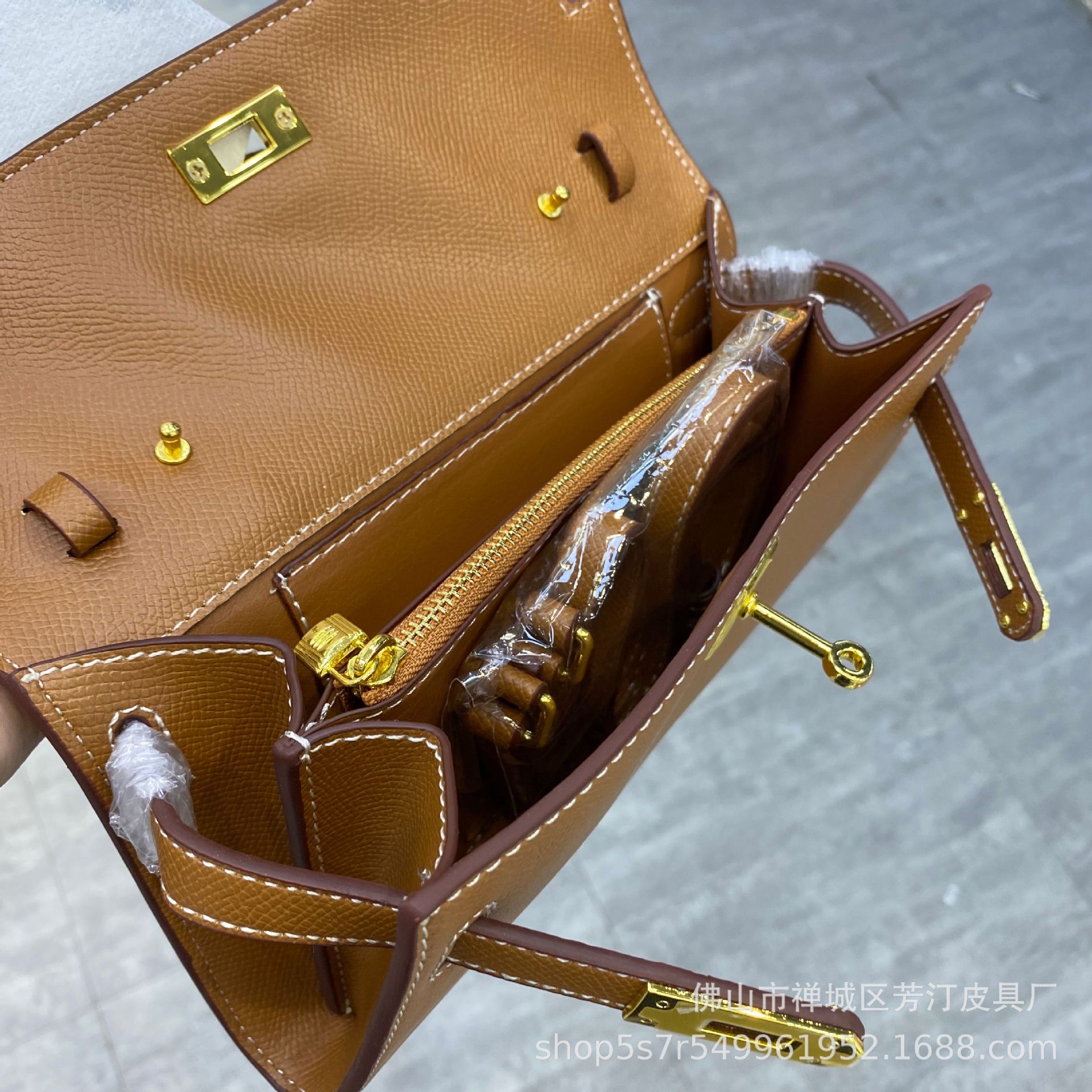 凯利横款钱包斜挎