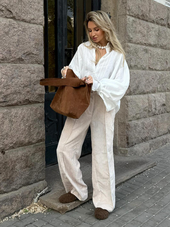 Quần ống rộng nữ cotton nhung kẻ sọc dáng suông lưng giữa phong cách retro — kaki nhạt, mơ