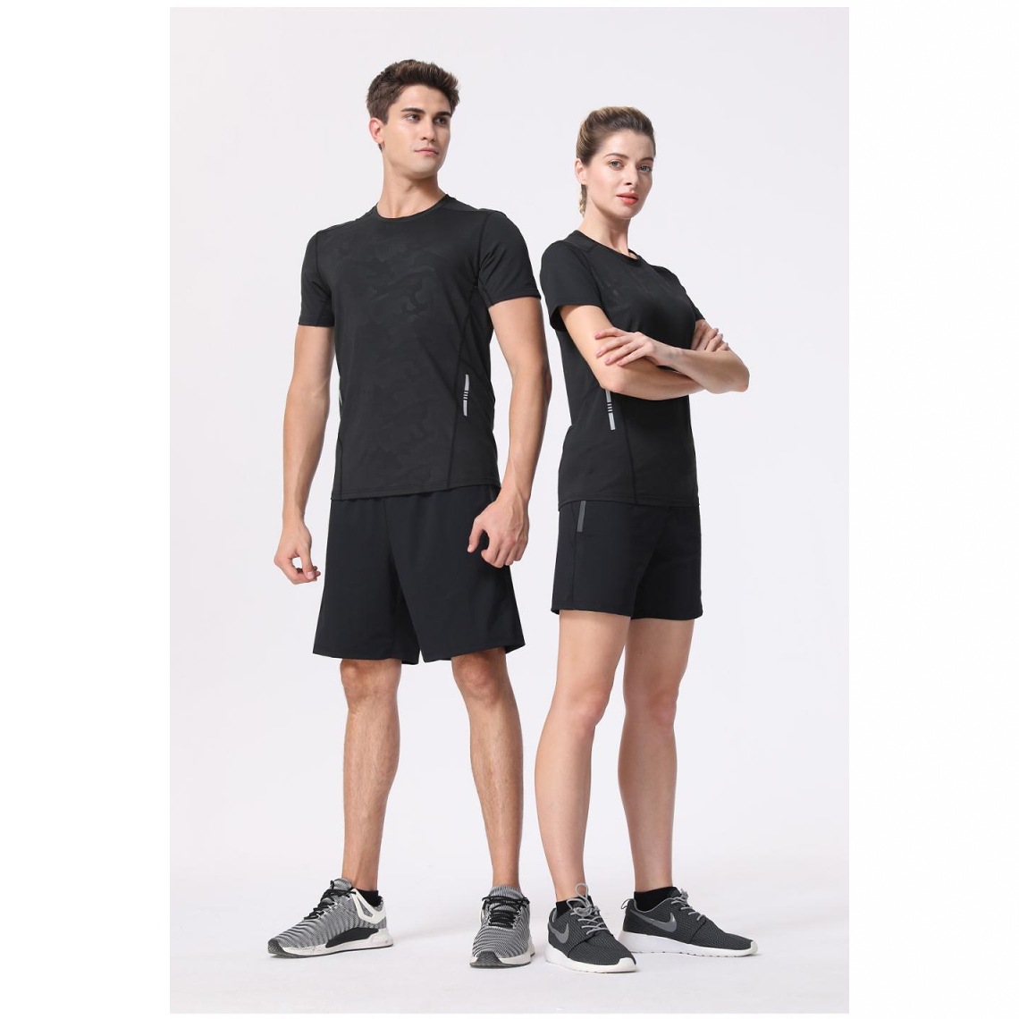 Ropa de carrera de cuello redondo secado rápido camiseta de mangas cortas diy pequeño lote de ropa de trabajo de hombres y mujeres impresión logotipo camiseta publicitaria