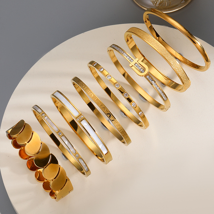 Hot-Selling All-Over Titanium Steel Plated 18K High-End Accessible Luxury Bracelet Niche Design Fashionable Cross-Border Zircon Buckle Bracelet