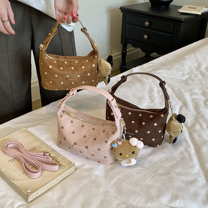 Korean-style Maillard color series girls' handbag, stylish polka dot baby crossbody bag with cute cat pendant, children's bag