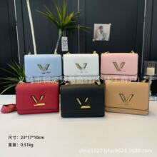 外贸跨境批发大牌斜跨包25年热卖单肩斜跨小方包