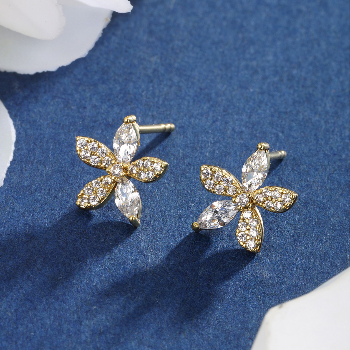 Joyería Xuping bronce le dice a todos los pernos de flores de diamante de alta calidad lujoso ligero Zhongsen aretes dulces pernos de aretes