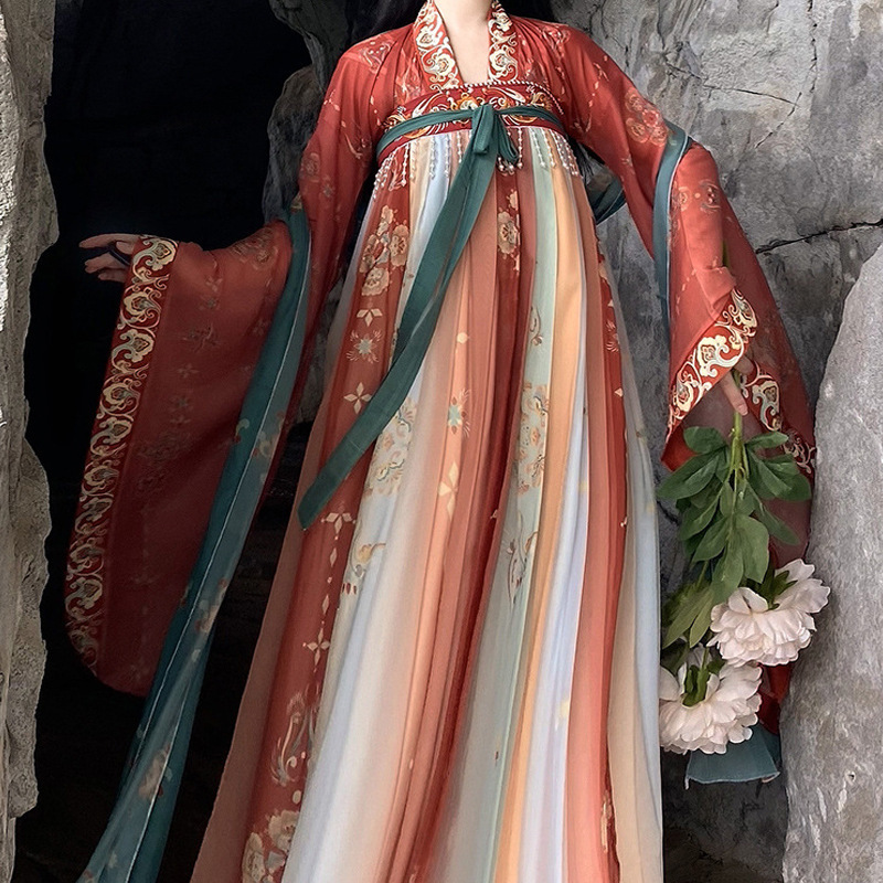 大人の唐製の女装の漢服の女性南北朝斉胸のスカートは大きい袖の刺繍を改良します。|undefined
