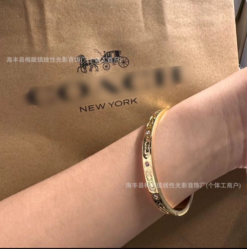 Coa Double C Letter Bracelet Rose Gold Light Luxury Diamond-Encrusted Women's Fashion Versatile High-End Bracelet Coa Double C Letter Bracelet Rose Gold Light Luxury Diamond-Encrusted Women's Fashion Versatile High-End Bracelet