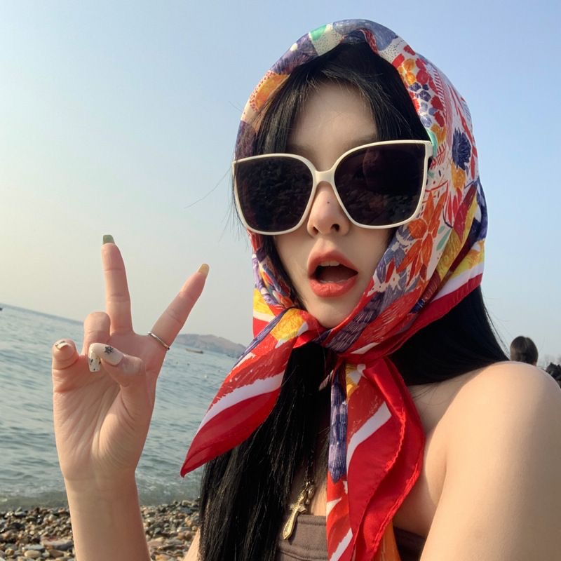 New French Retro Large Square Scarf for Women, Versatile Summer Sun Protection Silk Scarf Ins Seaside Beach Sunshade Shawl Headscarf