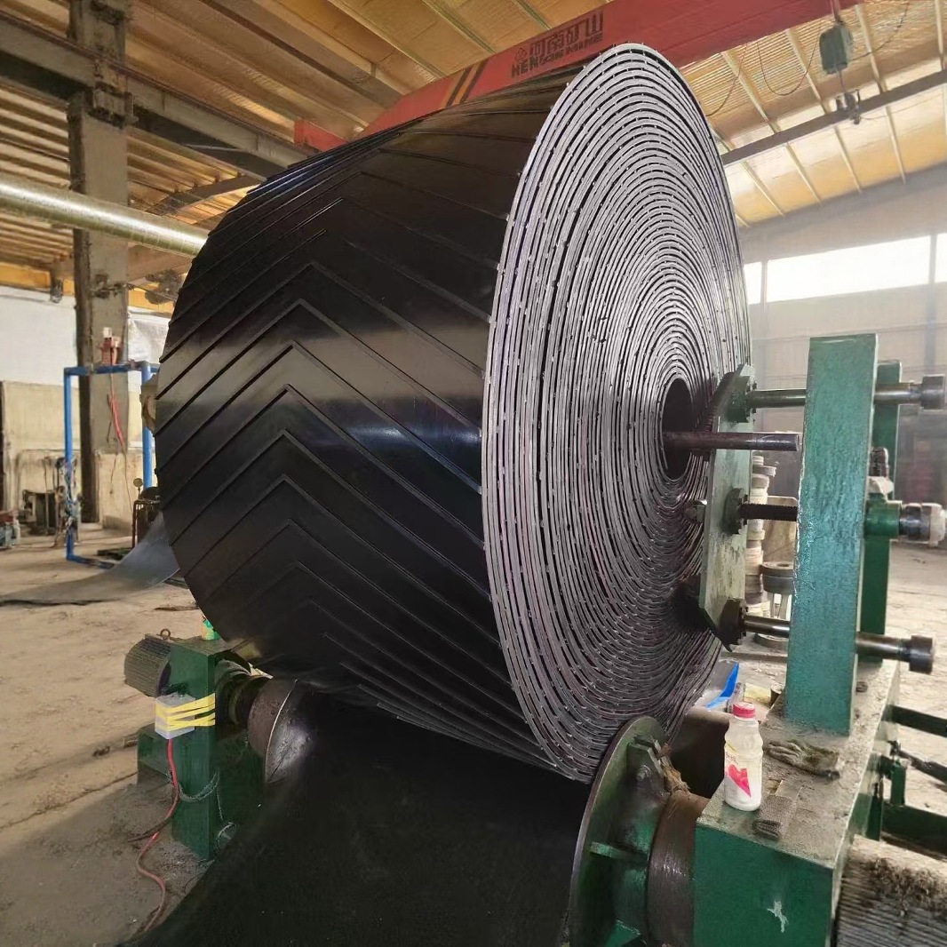 人字花纹输送带厂家 防滑鱼骨花纹钻石扇形上凸花纹输送机传送带