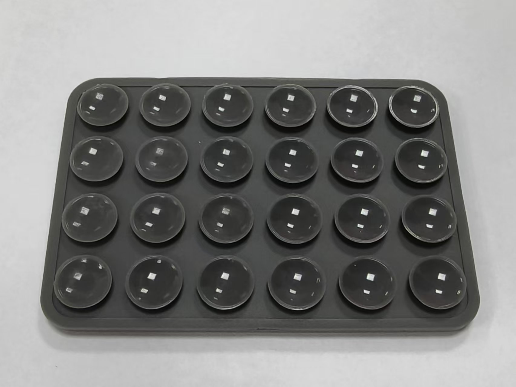 Suministro directo de fábrica de ventosa de silicona ventosa de teléfono móvil ventosa cuadrada ventosa de 24 granos ventosa de soporte para teléfono móvil ventosa de silicona de doble cara