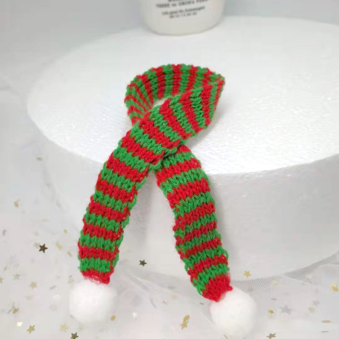 작은 스카프 빨간색과 녹색 줄무늬 모피 공