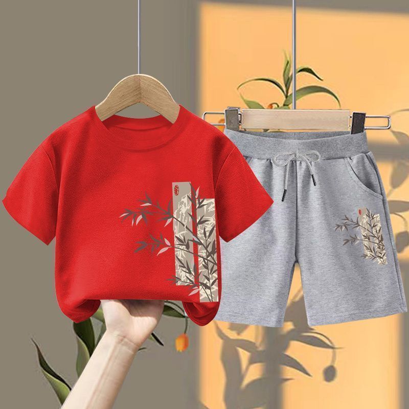 (빨간색 티셔츠 + 로프 그레이 반바지) 왼쪽 아래 대나무