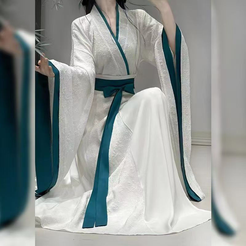 Hanfu Style Similar to Hua Jian'S, New Ancient Costume with Waist-Length and Cross-Collar Design from the Wei, Jin, Northern and Southern Dynasties, and the Warring States Period