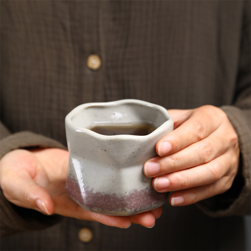 Hochwertige, im Ofen gedrechselte kleine Kung-Fu-Schale, Vintage-Keramik-Teetasse, Bestseller-Kaffeetasse, rustikale, im Ofen gedrechselte Meistertasse_voghion.com