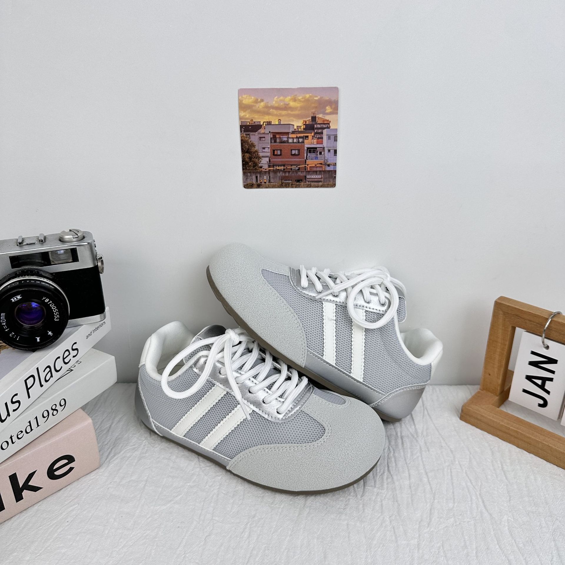 Far Wave Big Head Puff Zapatos de entrenamiento alemán para mujer 2025 verano nuevo estilo todo-fósforo transpirable pequeño fondo plano casual zapatillas de deporte en nombre del cabello image 7