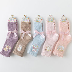 珊瑚の絨毯の靴下の女性の冬の中で靴下のかわいいmikkoの連名は厚い保温の床板の靴下の家庭の月子の靴下を厚くします。