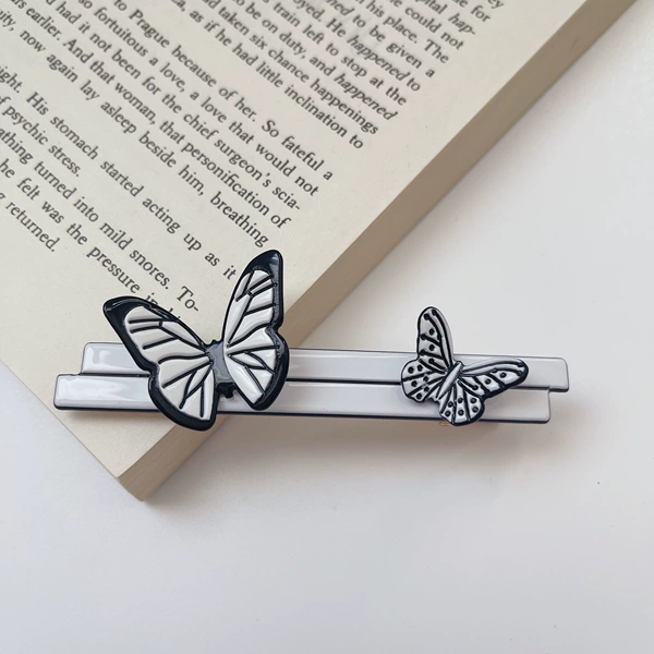 White two butterflies-9cm*1.2cm 10g