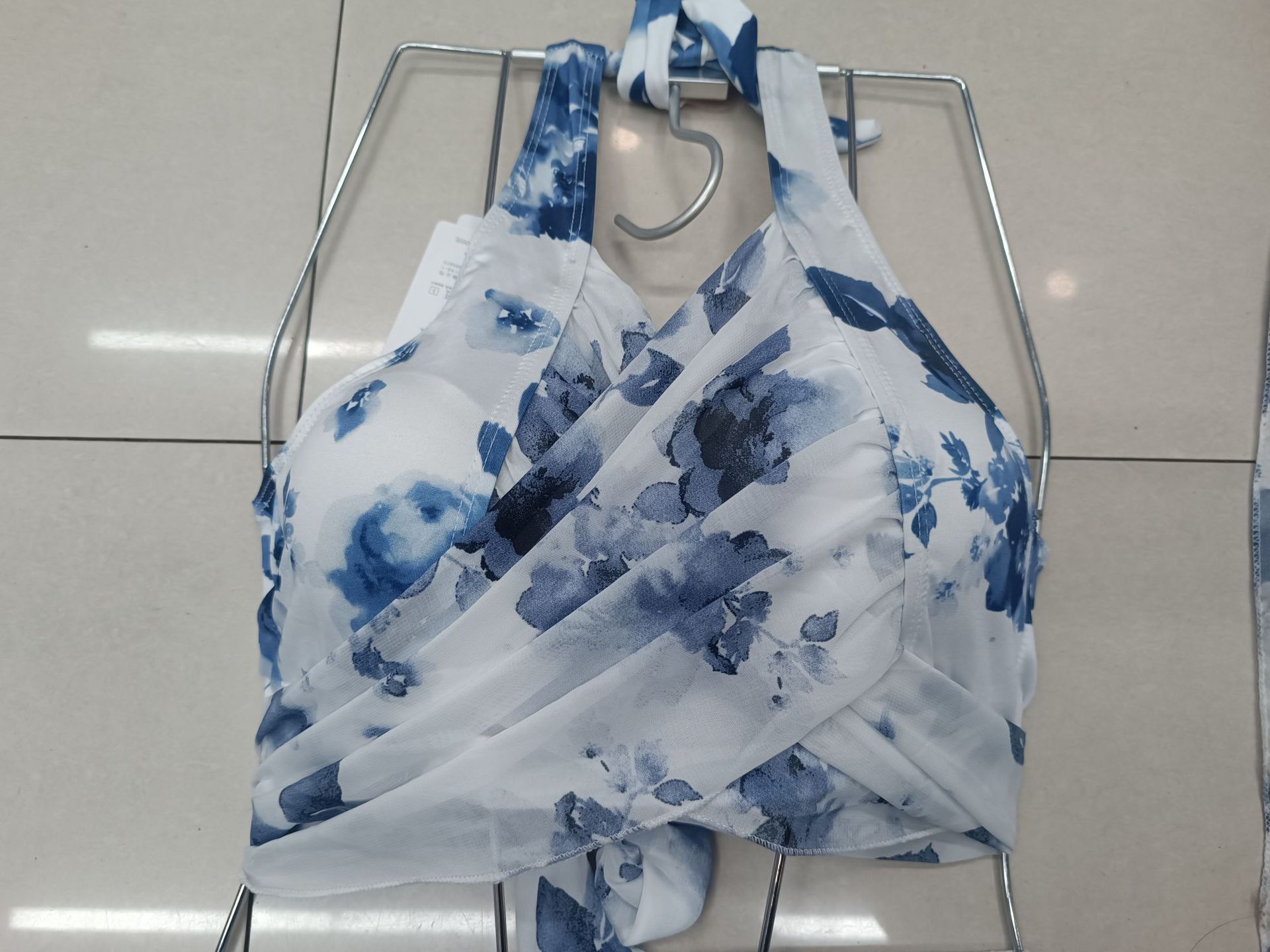 GraceChic Fresh Style Beach Vacation Hot Spring Swimsuit For Women, Three-Piece Set, European And American High-End Feel, New_voghion.com