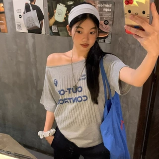 美式字母斜肩短袖t恤女夏季新款纯棉宽松高级设计感辣妹露肩上衣