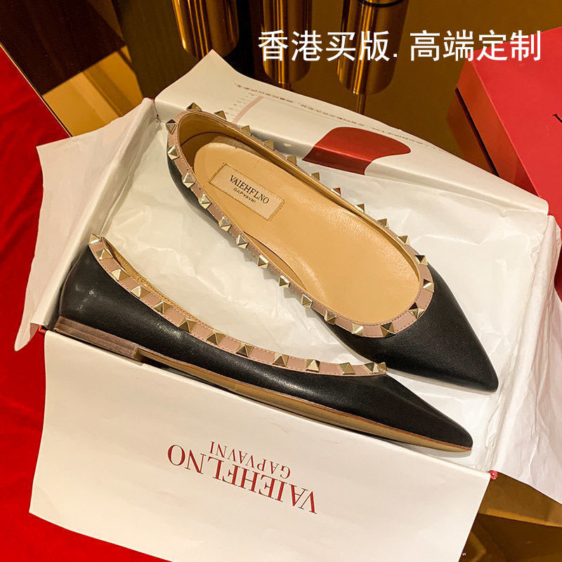 2025新款V家铆钉鞋平底真皮尖头单鞋柳丁大码小辣椒同款瓢鞋女鞋