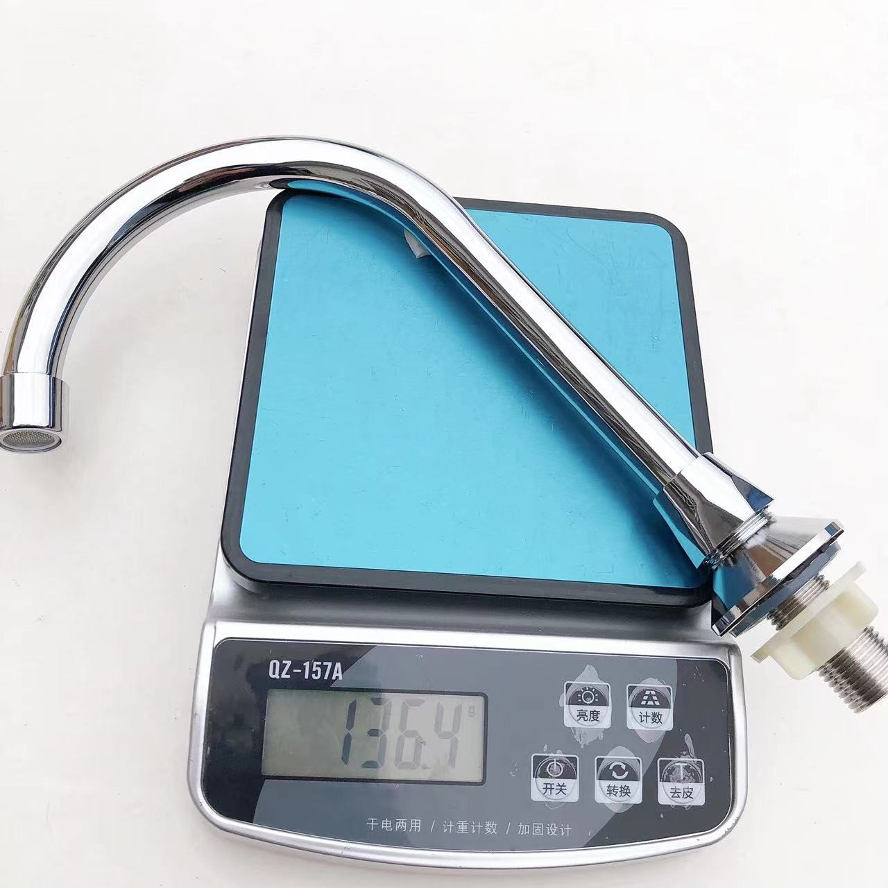 Copper foot pedal horizontal washbasin faucet, public health faucet, laboratory foot pedal faucet details Picture
