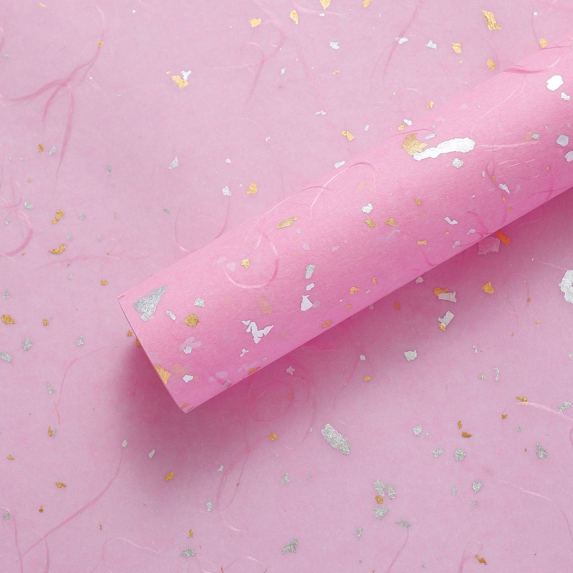 Siete colores, sueños, puntos de oro y plata, flores, flores, papel, ramo, caja de regalo, bricolaje hecho a mano, material de embalaje floral