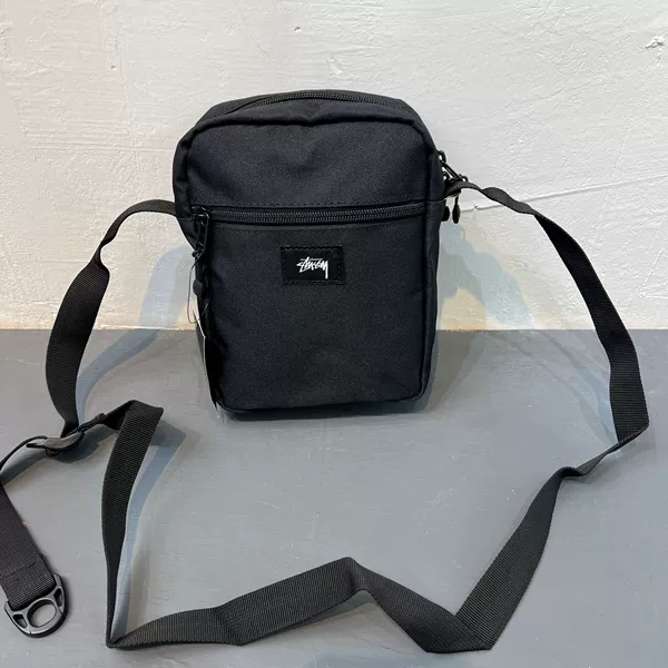 Black shoulder bag