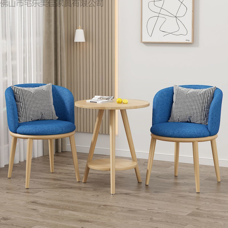 Mesa y silla de ocio balcón sala de estar de lujo ligera mesa y silla combinación de hotel de alojamiento residencial negociación en línea mesa y silla set de tres piezas