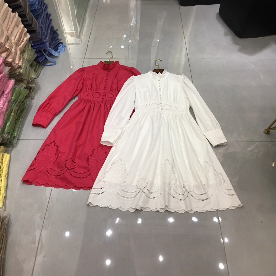 2025秋季新款镂空刺绣连衣裙 立领收腰显瘦长袖法式复古优雅长裙