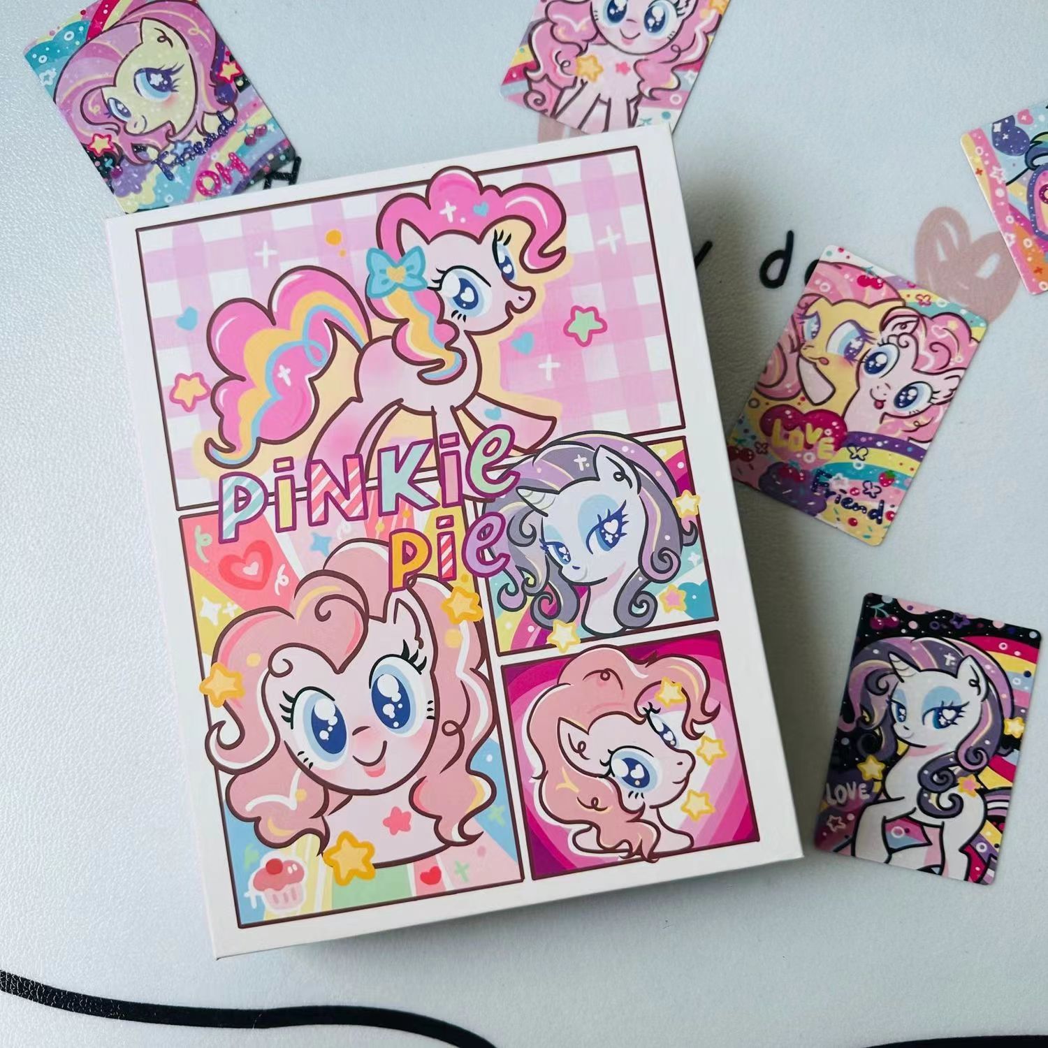 Xiaohongshu mismo estilo Xiaoma Baoli A5 libro de tarjetas de hojas sueltas estudiante cuatro cuadrículas superduras shell persiguiendo estrellas libro de tarjetas de almacenamiento