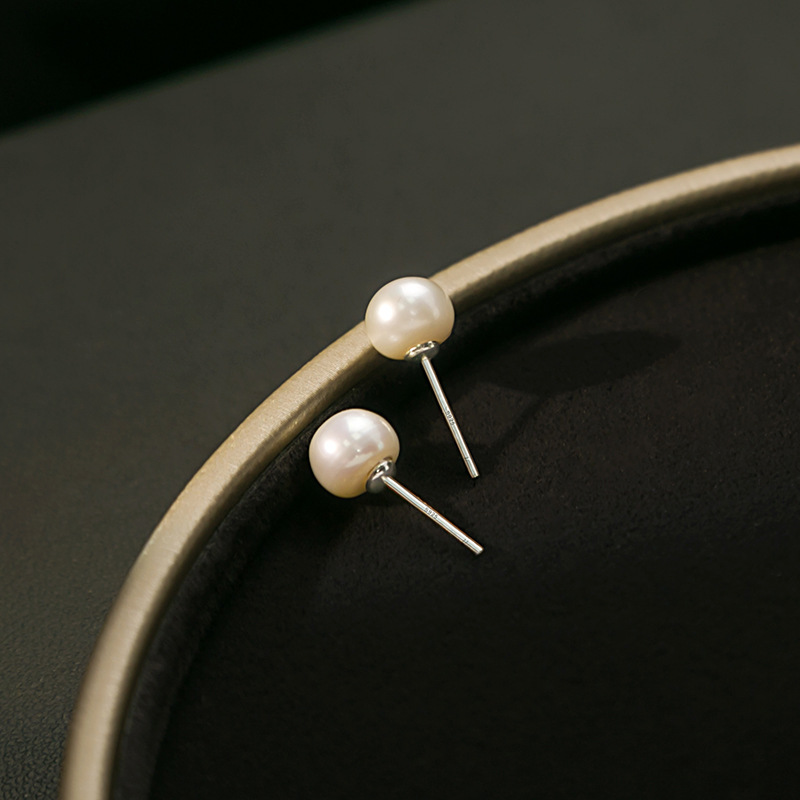 Freshwater Pearl Material 1 Pair Simple Style Solid Color Freshwater Pearl Ear Studs