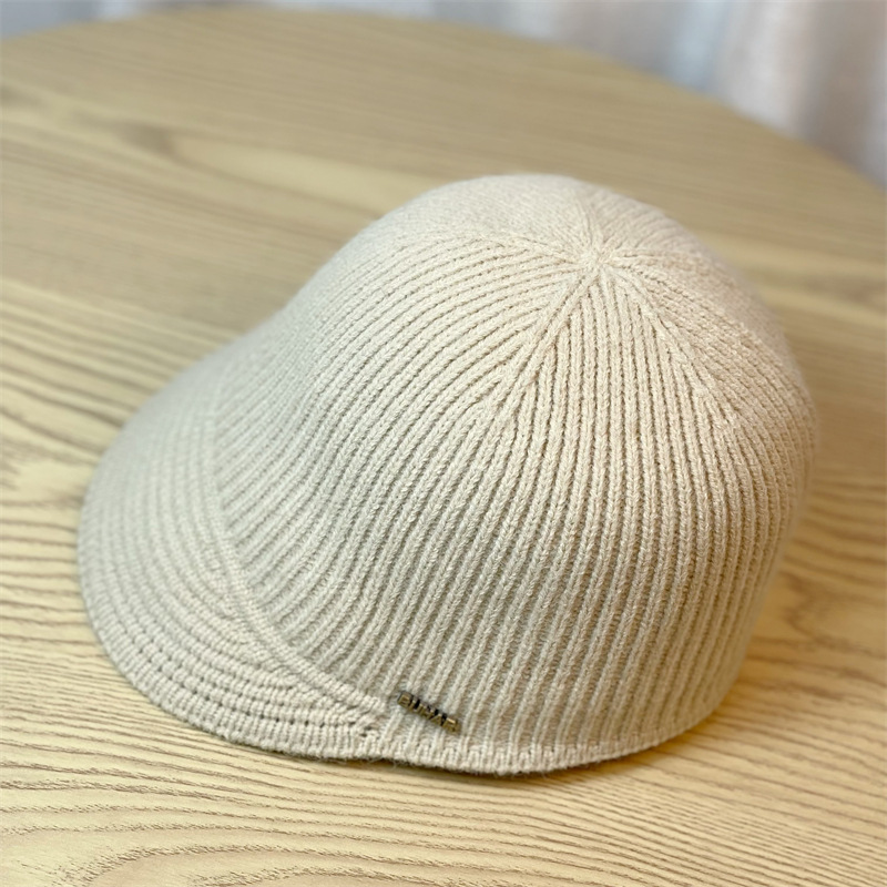 Neue Herbst und Winter Ente Zunge Design Sinn Streifen Kleine Stirnband frauen Strickmütze_voghion.com