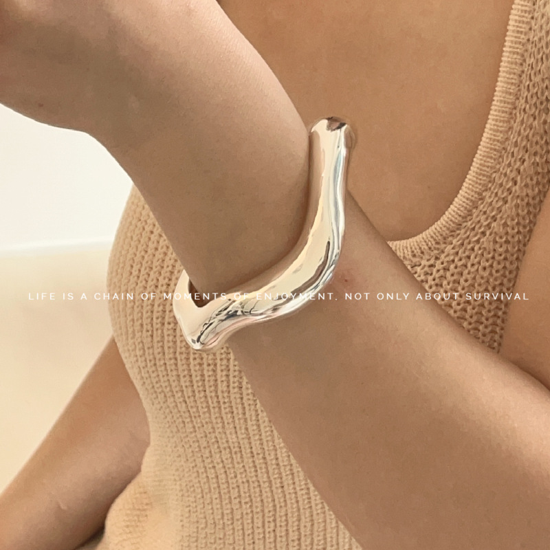 Niche designer abstract exaggerated irregular silver pigment ring bracelet light luxury high-grade open bracelet bracelet Niche designer abstract exaggerated irregular silver pigment ring bracelet light luxury high-grade open bracelet bracelet