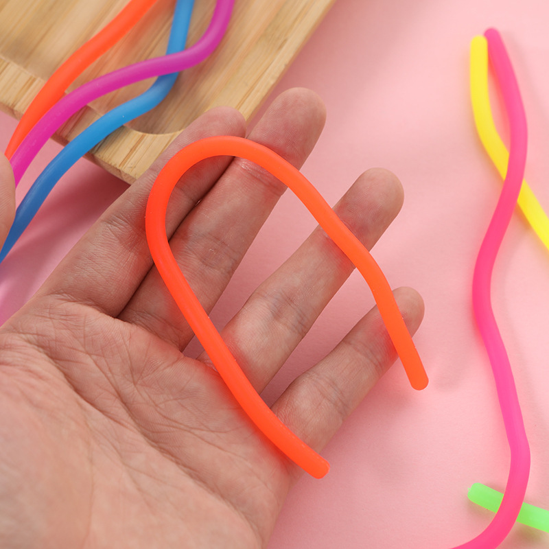 En stock nueva descompresión exótica tensión elástica fideos descompresión artefacto ventilación juguetes TPR fideos cuerda al por mayor