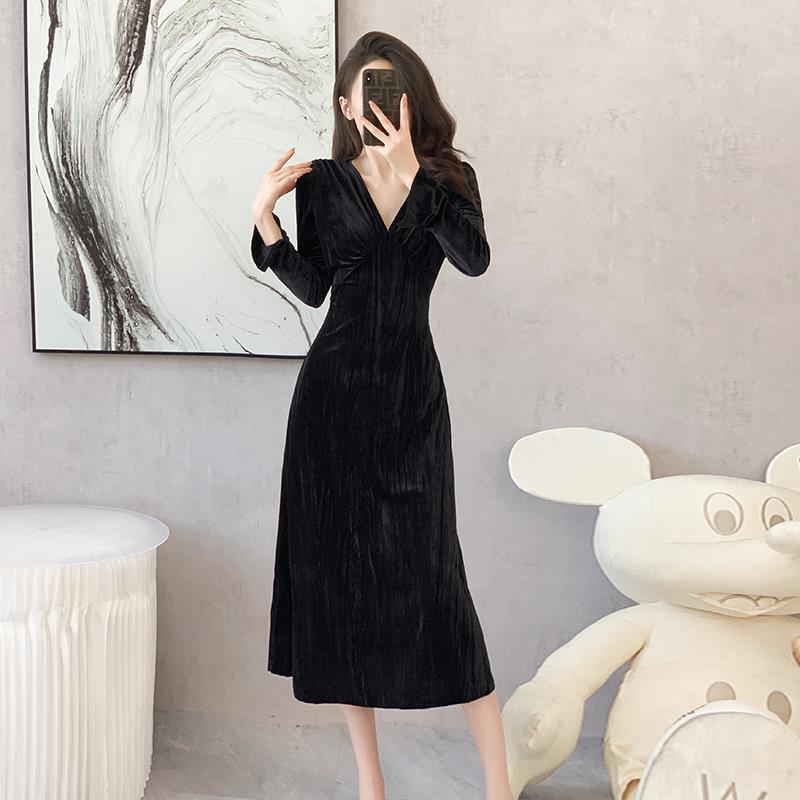 2026 Textured Velvet Long Dress with a Slim Waist, Slimming Fit, Elegant Style, Black Ankle-Length Dress