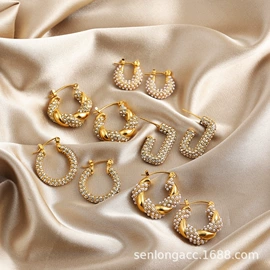 耳钉;耳环;项链