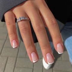 Simple, cute, pink, glittery, subtly alluring white French-style wearable nails—European and American Instagram-inspired, removable fake nails.