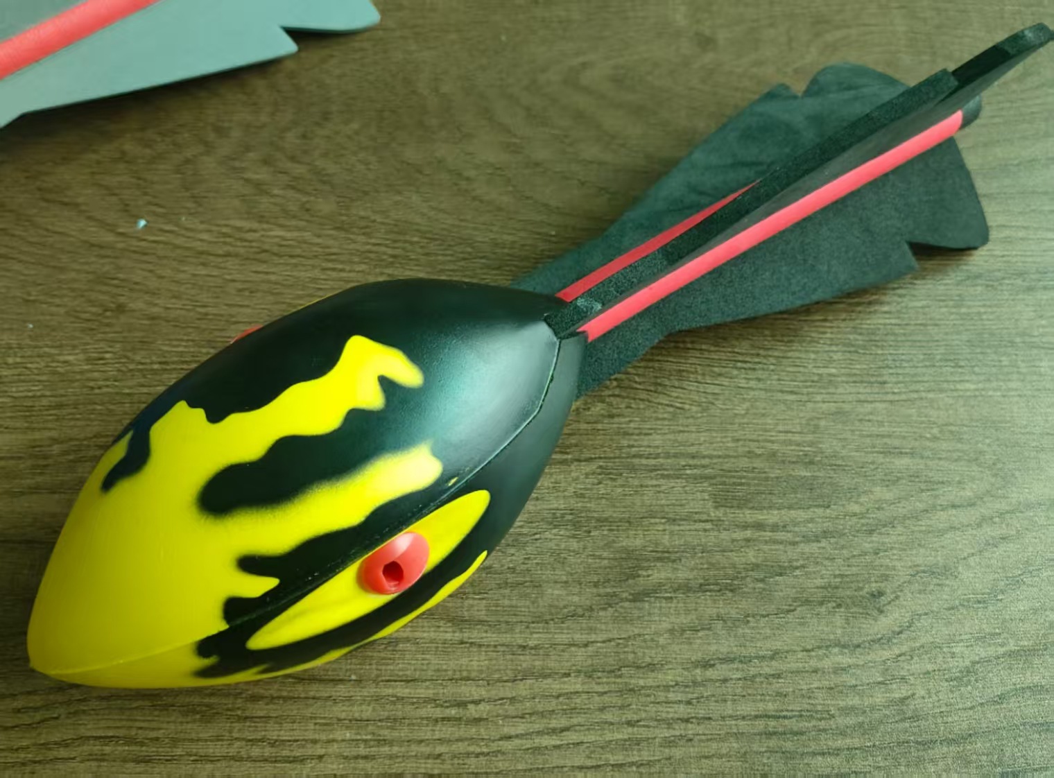 Bola de vuelo PU espuma silbato bola dardos bola cohete bola silbido bola lanzando bola silbato Bola de presión fábrica pelo directo