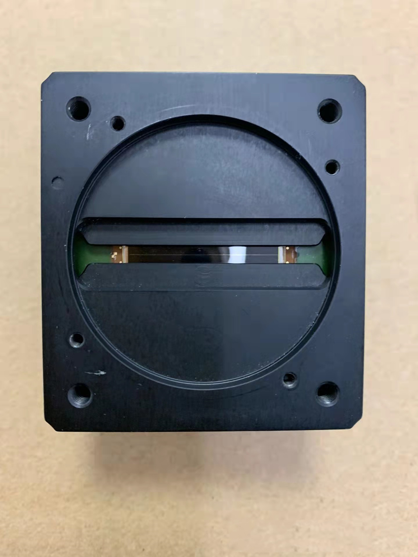 【巴斯勒】德国BASLER raL8192-12gm工业相机 议价