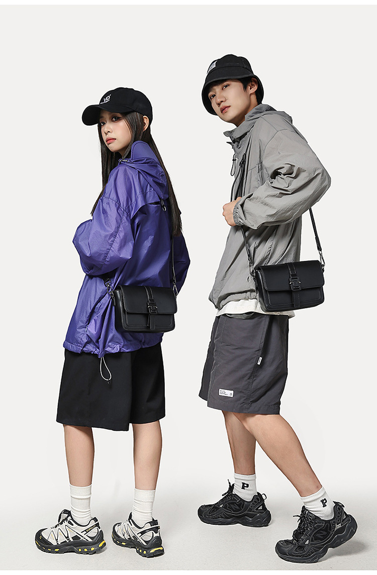 Borsa a tracolla da uomo in stile Sling Bag, design di nicchia, alta qualità estetica, piccola borsa quadrata, trendy e_voghion.com
