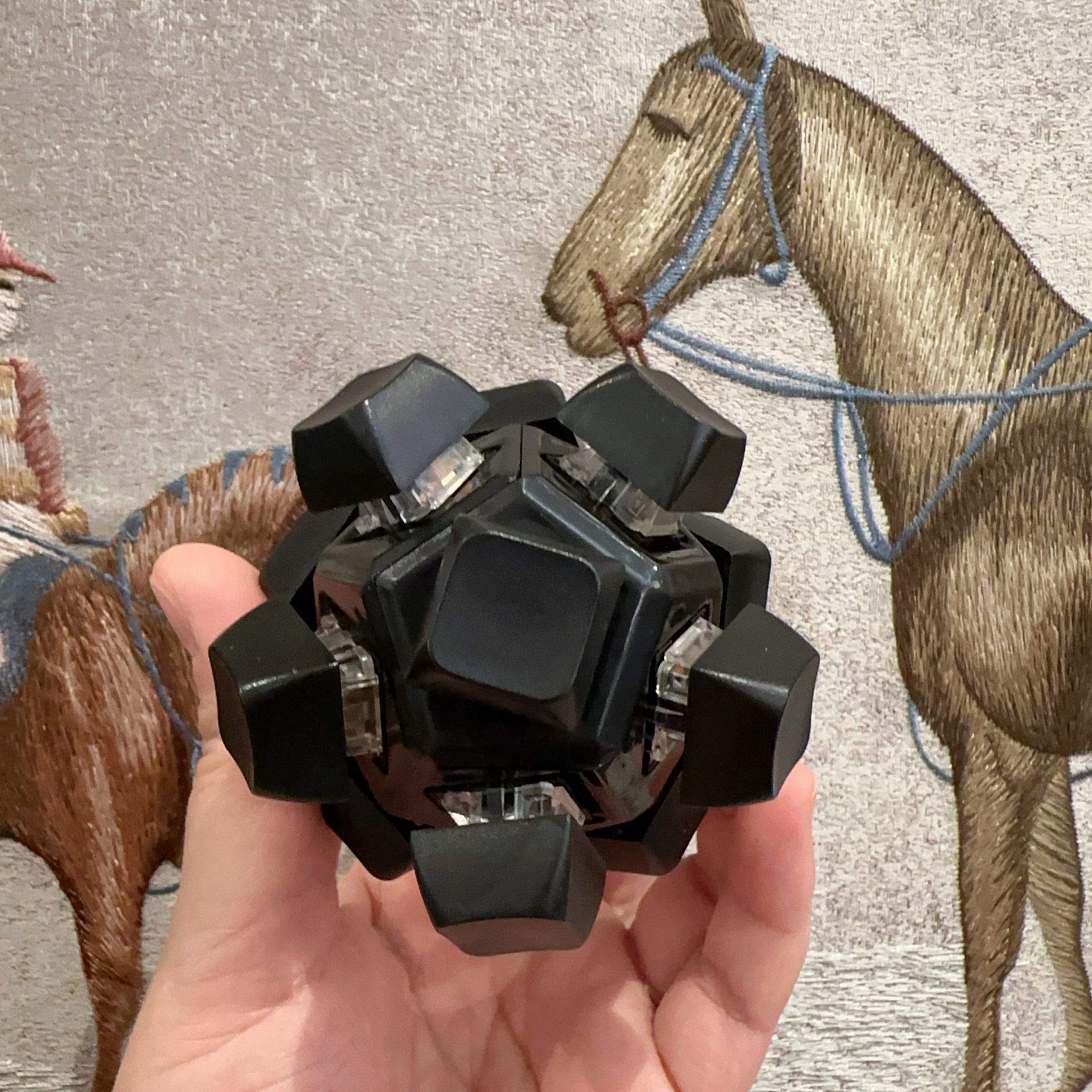 12-key black shell-black hat