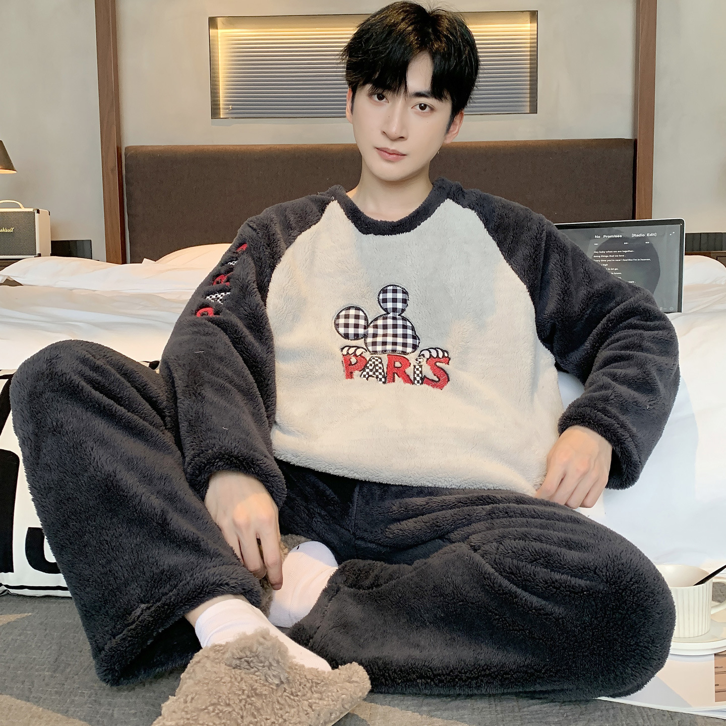 Men's Pajamas Winter Thickened Coral Fleece Cute Cartoon New Winter Home Clothes plus size Casual Warm suit