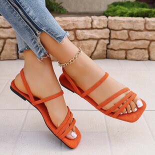 �W���羳���m�ĸ��������̓����n��һ���¿�Ů��Ь�q��ƽ���l��a
