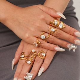 项链;戒指;耳环