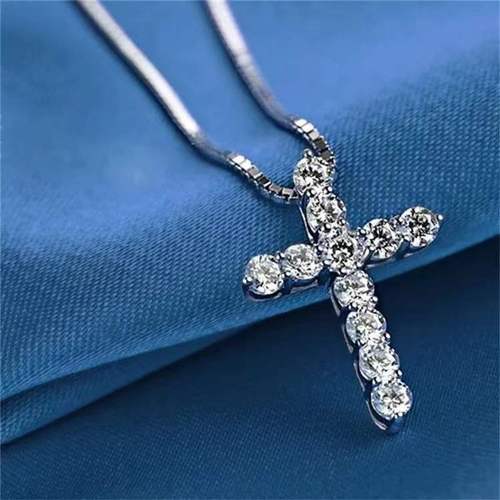Cross pendant, simple style, European and American simple diamond pendant, versatile necklace, clavicle chain supply manufacturer