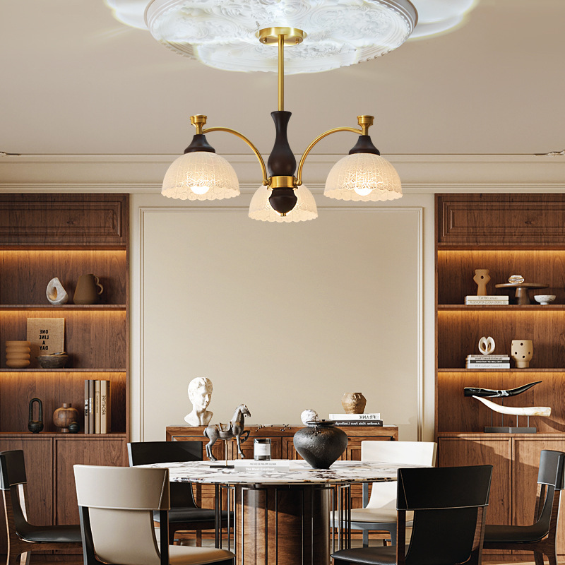 Araña de sala de estar de dormitorio medieval francés simple retro estilo Nanyang creativo de alta gama iluminación de sala de estudio de dormitorio principal de cobre